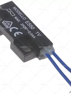 magnetický spínač 250V 0,04A výkon max. 10W délka 37mm šířka 16mm 1no délka kabelu 370mm Jen Po Omezenou Doba
